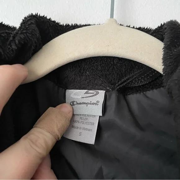 Champion Black Puffer Vest - Picture 3 of 3